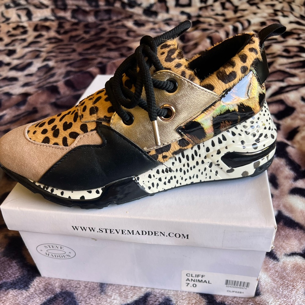 Steve Madden Women’s Size 7 Cliff Animal Sneakers NIB